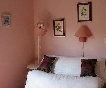 Cadboro Bay Bed & Breakfast วิกตอเรีย ภายนอก รูปภาพ